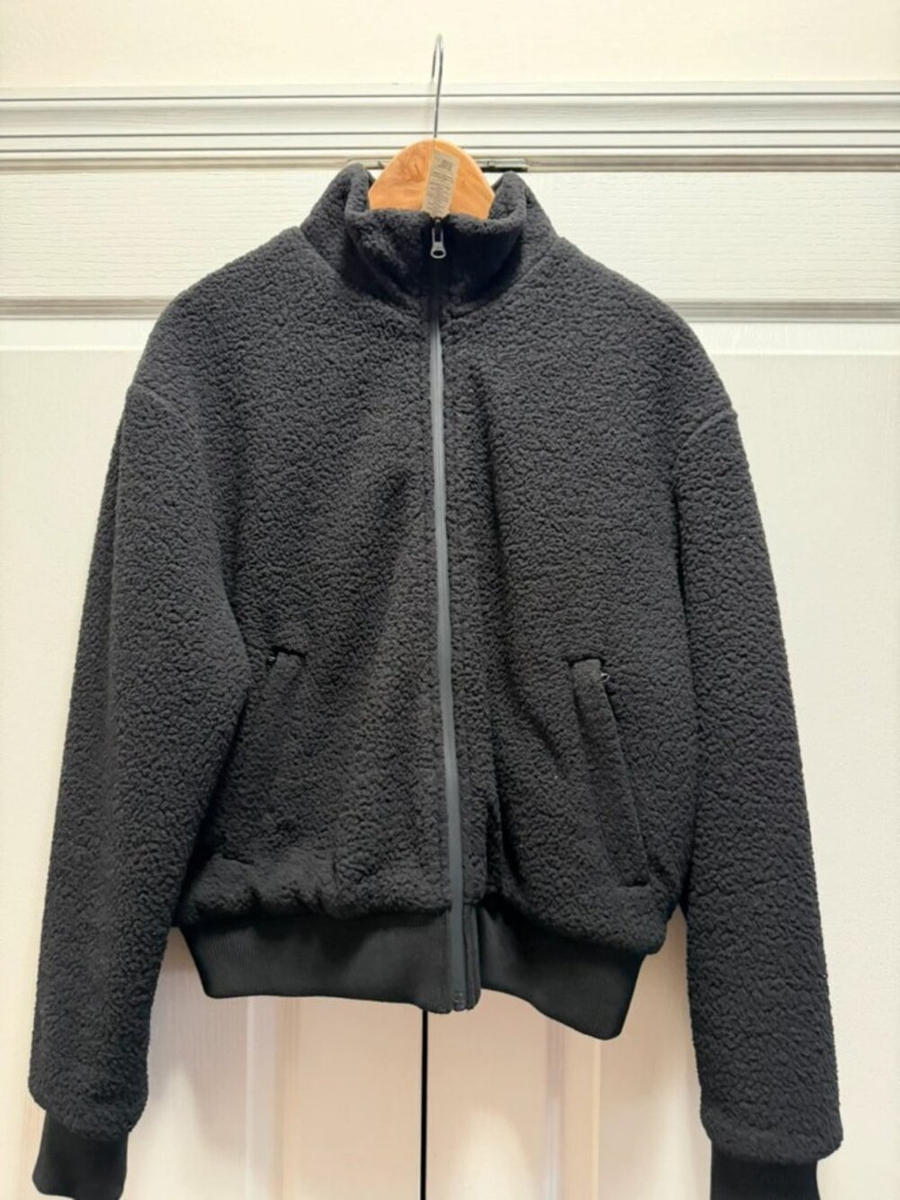 ALO Women's Black Sherpa Fleece Jacket Size L